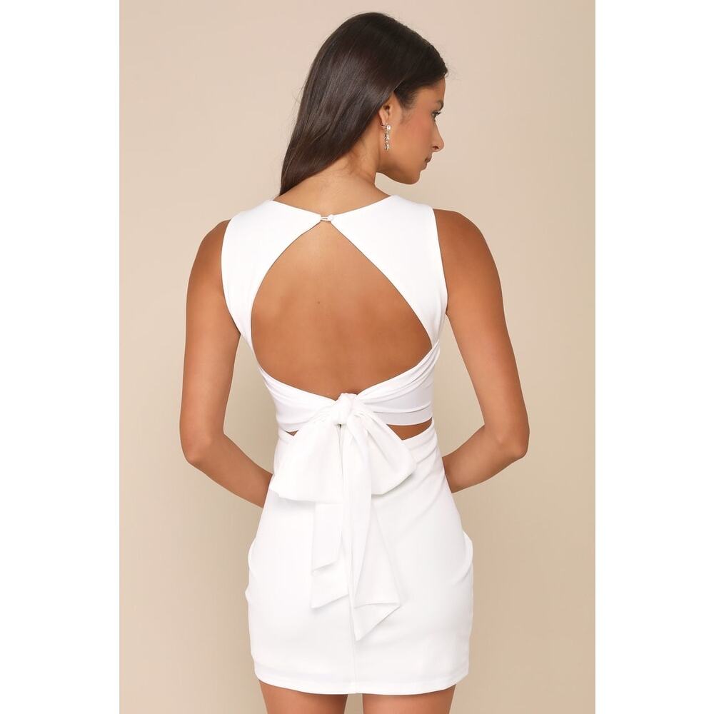 Lulus Confident Cutie White Tie Back
Sleeveless Mini Dress Size M